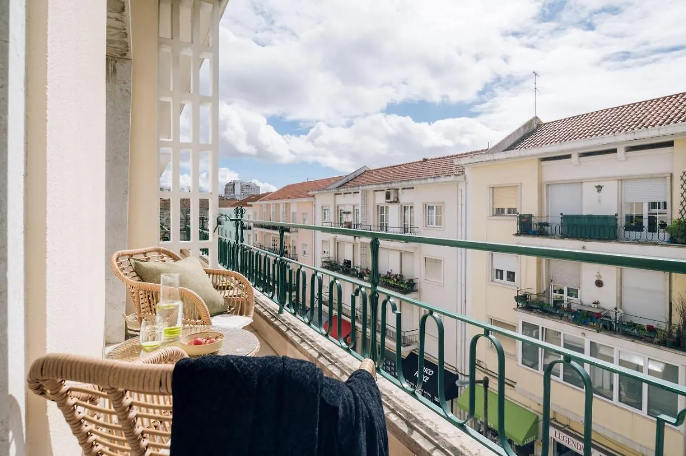Meran - 3 Bedrooms And Terrace In Alvalade 리스본